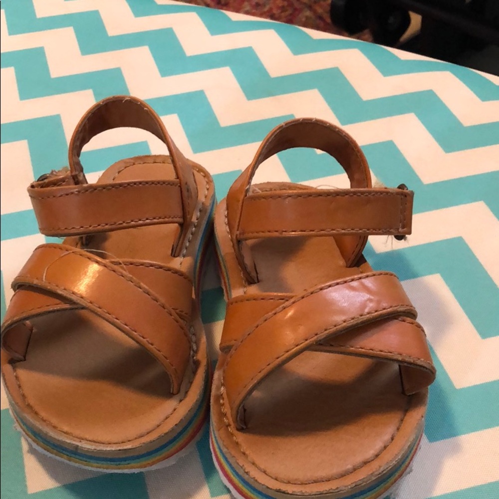 Good used condition sandals size 6